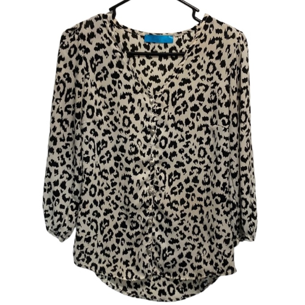 Buttons Cream and Black Mandarin Collar Blouse